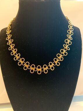 Elegant Gold plated Floral Loop Necklace -